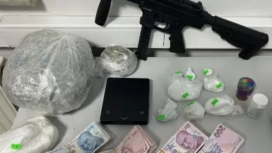 hapis cezasi ile aranan sahis hobi bahcesinde uyusturucu ile yakalandi b803d19996e6 |