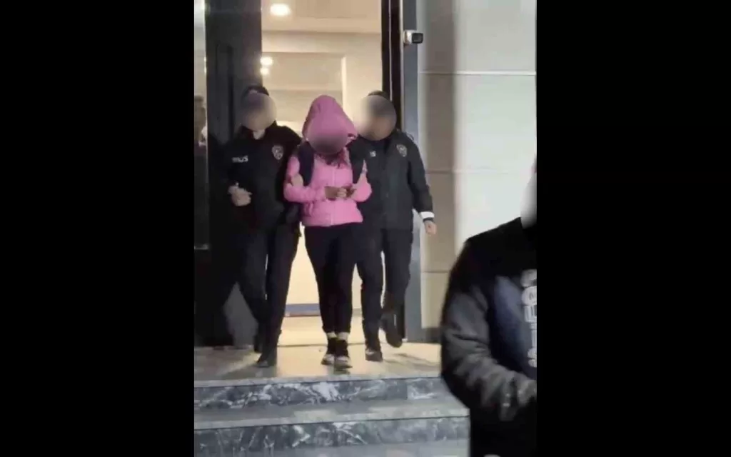 hirsizlik sucundan 25 yil hapis cezasiyla araniyordu yakalandi 89268fd4dbbd |