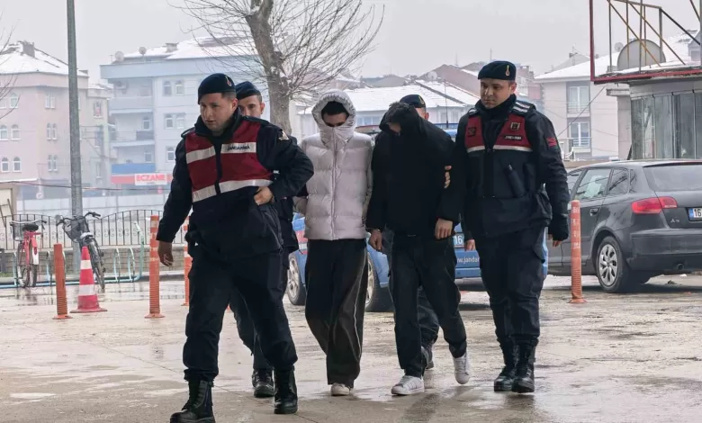 inegolde internet kablolarini calan 2 supheli tutuklandi d87101a62334 |