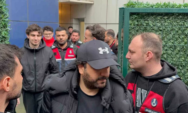 istanbulda gozaltina alinan fenomenler saglik kontrolune gecirildi 64b0f6a66b85 |