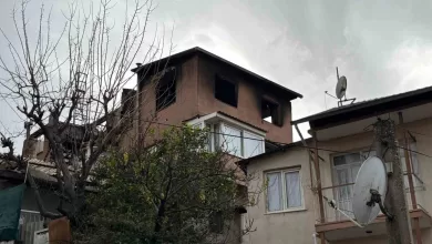 izmirde 3 katli binanin cati katinda yangin cf455b1b033c |