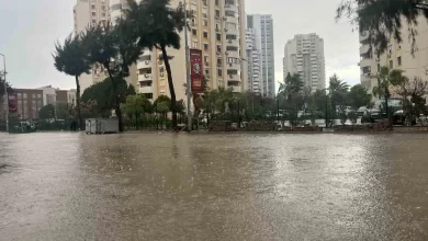 izmirde saganak ve firtina hayati felc etti yollar gole dondu 0c1390d7742d |