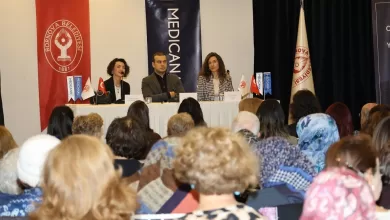 izmirde uzmanlardan rahim agzi kanseri ve hpv asisinin onemi semineri f4de4f641639 |