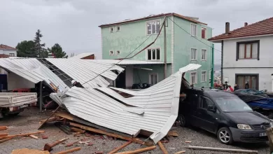 iznikte siddetli firtina evin catisini ucurdu 3589d1794ae1 |