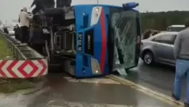 Cezaevi nakil aracı devrildi : Yarlılar var 1 kagithanede cezaevi nakil araci devrildi 2 jandarma personeli agir olmak uzere 19 yarali 043ee3a1a507 |