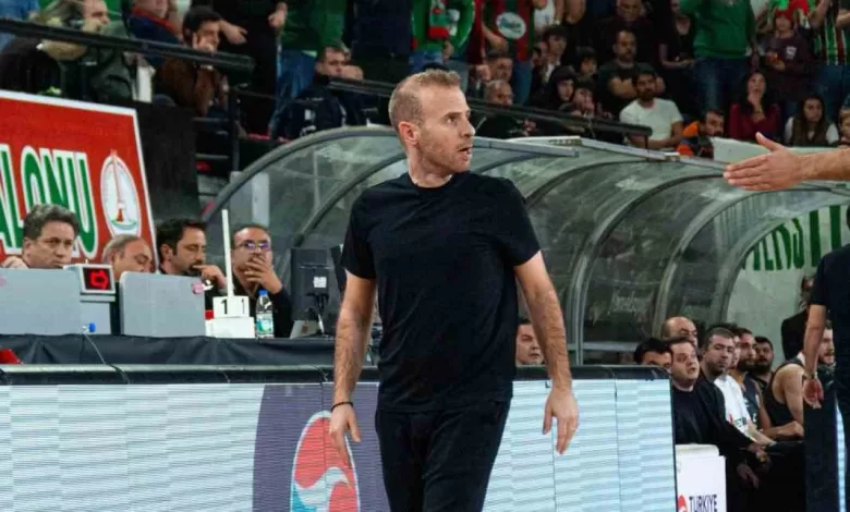 Karşıyaka Basketbol, son anlarda yıkıldı 1 karsiyaka basketbol son anlarda yikildi c1a312e5ebd4 |