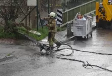 kartalda hafriyat kamyonu elektrik tellerine takildi olay ucuz atlatildi 99ce773a8350 |