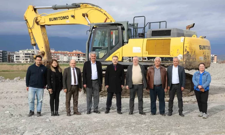 Kaymakam Odabaş, Jeotermal Sera OTB alanını inceledi 1 kaymakam odabas jeotermal sera otb alanini inceledi 4937d3fff891 |