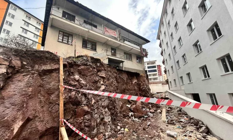 Kontrolsüz inşaat çalışması bitişiğindeki binanın temelinde hasara neden oldu 1 kontrolsuz insaat calismasi bitisigindeki binanin temelinde hasara neden oldu 4e93bcf110e6 |