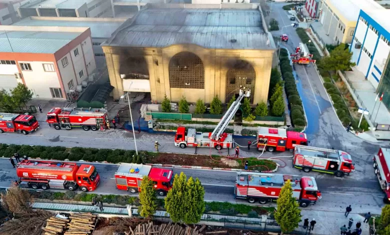 mendereste fabrika yangini kisa surede kontrol altina alindi 129a00b6d228 |