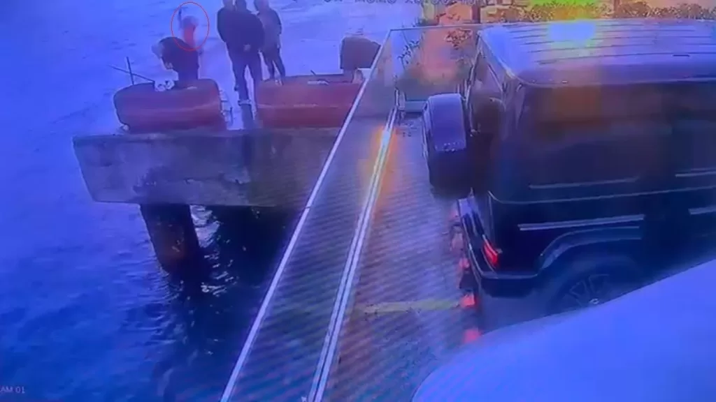 sariyerde hayatini kaybeden motosikletli gencin denize dustugu anlar kamerada 65d2b9004bea |