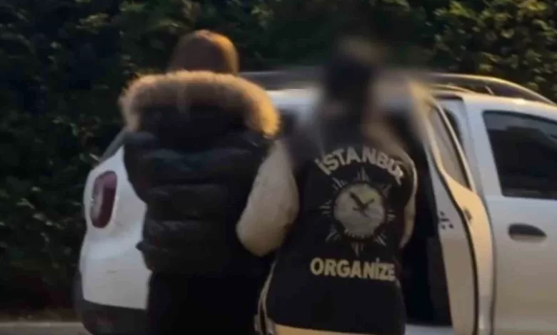 Sosyal medya fenomeni Mika Raun Can gözaltına alındı 1 sosyal medya fenomeni mika raun can gozaltina alindi 4b22958aedf4 |