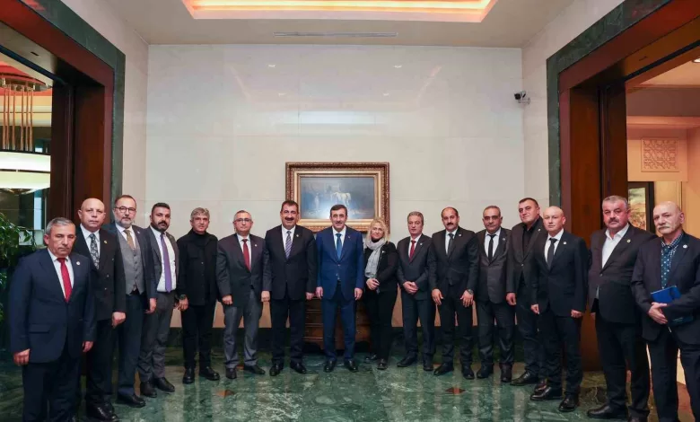 TÜRKYED Başkanı Çelik, Cumhurbaşkanı Yardımcısı Yılmaz’a, küçükbaş hayvan yetiştiricilerinin sorunlarını anlattı 1 turkyed baskani celik cumhurbaskani yardimcisi yilmaza kucukbas hayvan yetistiricilerinin sorunlarini anlatti 94b7a6f41e0b |