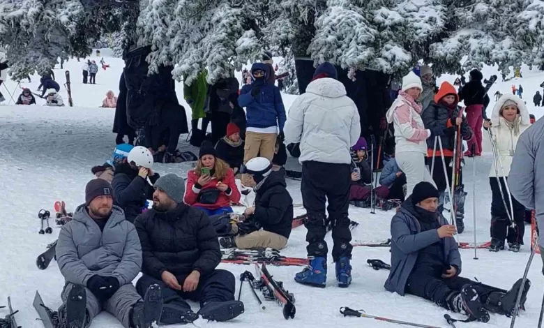 uludagda telesiyej arizasi mahsur kalan 40 tatilci kurtarildi 2f81ea4496f5 |