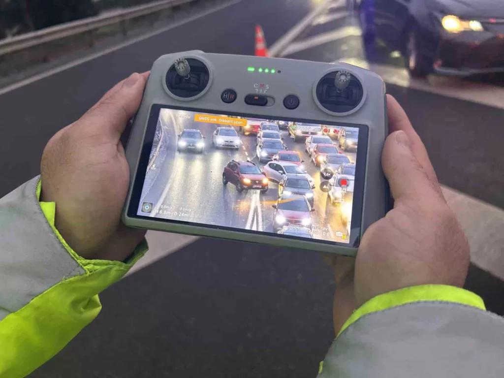 umraniyede dron destekli denetimlerde 12 araca 14 bin tl ceza kesildi 64f082d945bc |