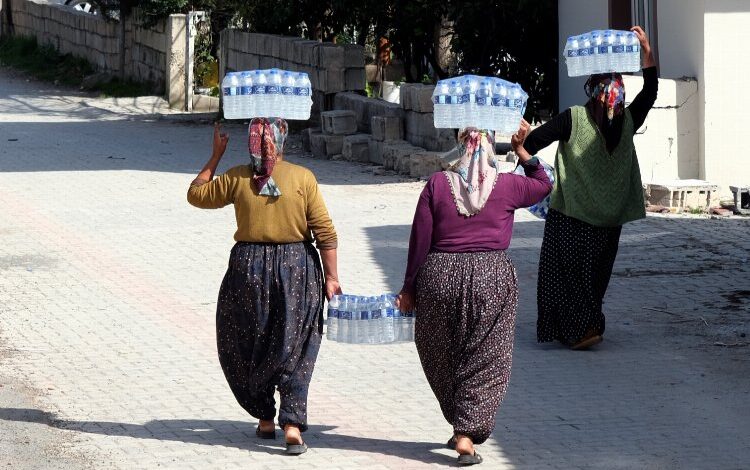 Hatay'da bir günde 95 bin litre su ulaştırıldı 1 2Gr5krG301U34T |