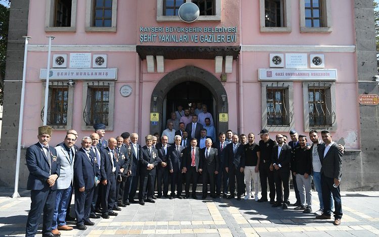 Kayseri protokolünden Gaziler Günü'ne özel ziyaret 1 30kr1UTGG58r58 |