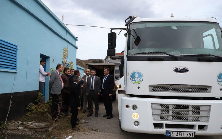 SASKİ'den Hendek'te sudaki bulanıklığı yerinde inceledi 1 498GT58r6krUG |