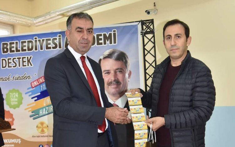 Kahramanmaraş Türkoğlu'nda 2 bin öğrenciye eğitim kartı 1 77r0GTGU22rk14 |