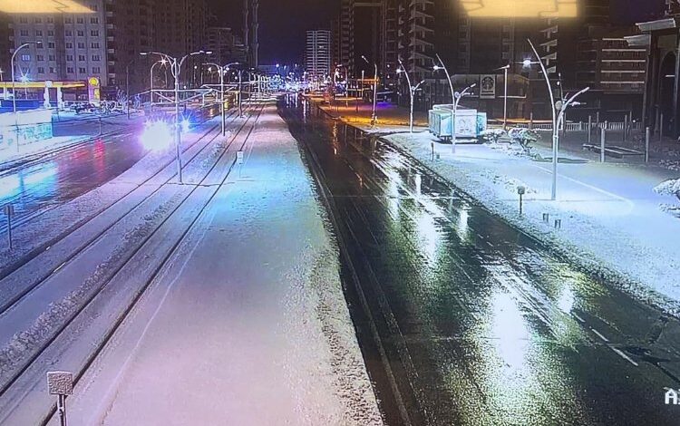 Gaziantep karla mücadeleyi gece de sürdürdü 1 7GU40k94r5GTr6 |