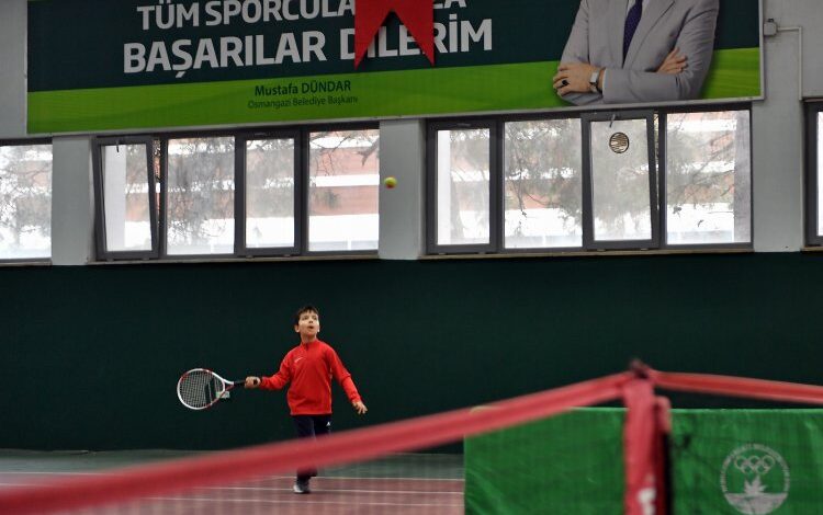 Bursa'da Osmangazi Kış Kupası’na rekor katılım 1 7T41k8rG6U1G4r |