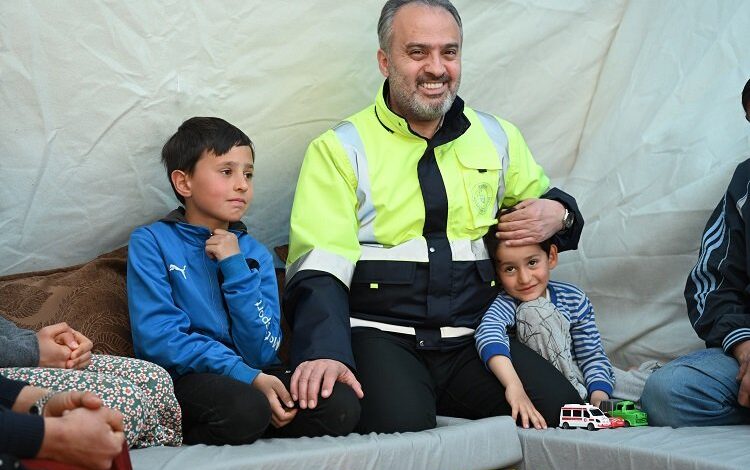 Hataylı afetzedelere Bursa morali 1 8277T58rGG4rUk |