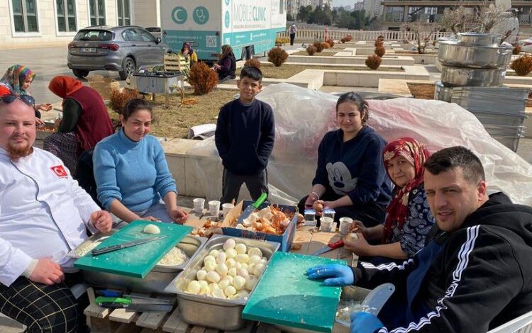 Bursa İnegöl, deprem bölgesinde yaralar sarılıyor 1 8424TUG7k6rr4G |