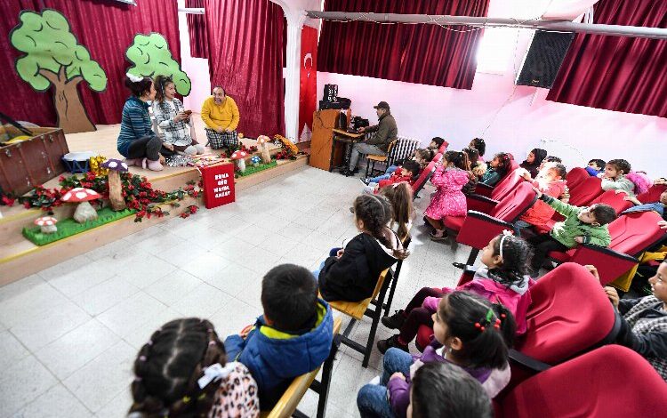 Çocuklar "Bana bir masal anlat" oyunuyla moral buldu 1 93k4T73U9GG9rr |