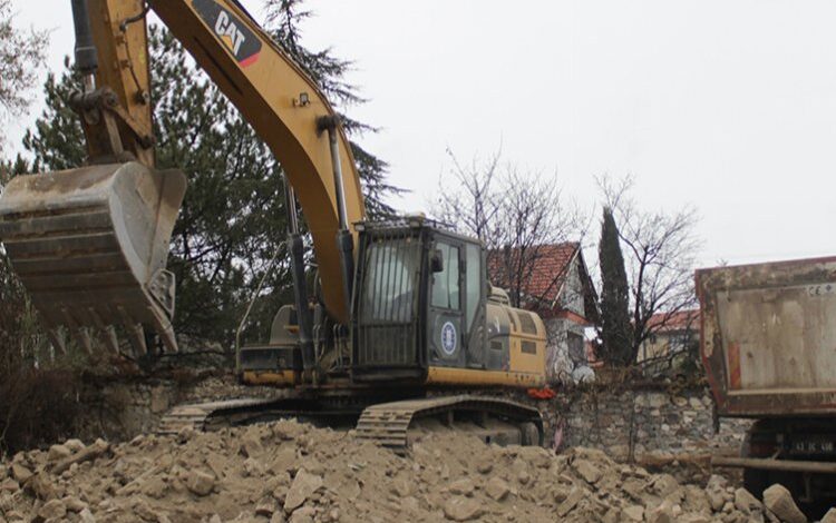 Kütahya'da tehlikeli metruklara yıkım! 1 GT94U8r3k6r6G5 |