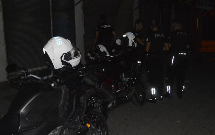 Adıyaman'da yunus ekipleri 2 şüpheliyi gözaltına aldı 1 Gr15Gr4U7T70k5 |