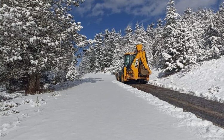 Tatil şehri Antalya karla savaşıyor! 1 T46r237U0GrGk8 |