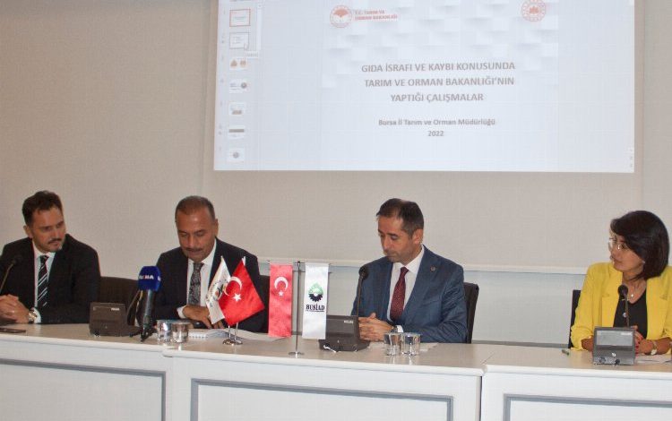 Bursa'da ‘Gıda İsrafının Ne Kadar Farkındayız’ paneli düzenlendi 1 T64GGr3U95r86k |