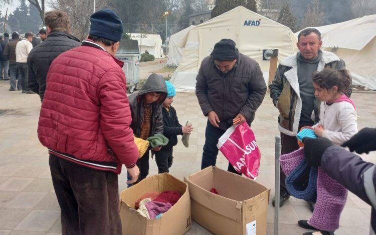 Antalya Kumluca Amatör Spor'dan afet bölgesine yardım eli 1 TkG6r520941rGU |