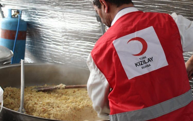 Türk Kızılay Bursa 7,3 milyon TL'lik zekatı dağıtıyor 1 U49G9r4k7G1Tr |