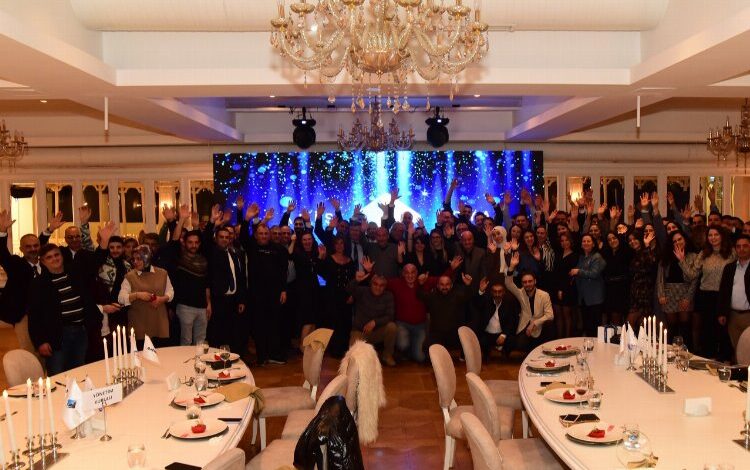 Akiş Boya'nın gurur gecesi 1 krG4GrT5U79048 |